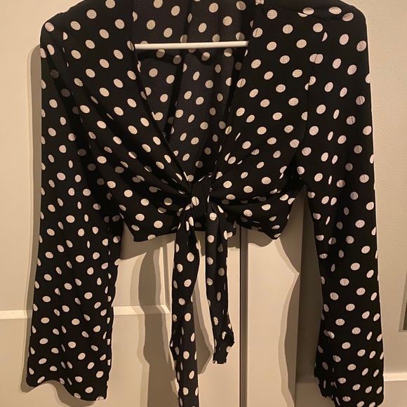 🐚 Polka Dot Plunging Top 🐚 - Picture 2 of 3